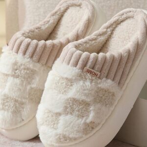 Product Image for  Fuzzy Checkered Slippers – white