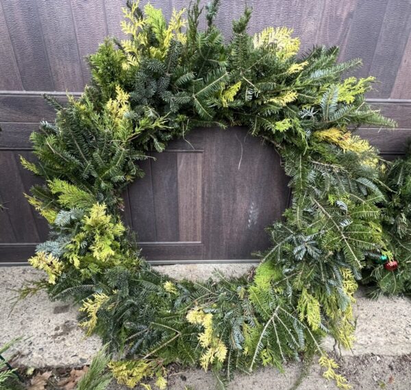 Product Image for  24” Mixed Greens wreath